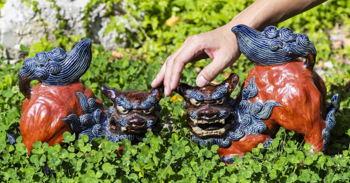 高江洲育男 育陶園 壺屋焼 シーサー 狛犬 沖縄 琉球 置物 インテリア 高江洲育男 育陶園 壺屋焼 シーサー 狛犬 沖縄 琉球 置物 インテリア